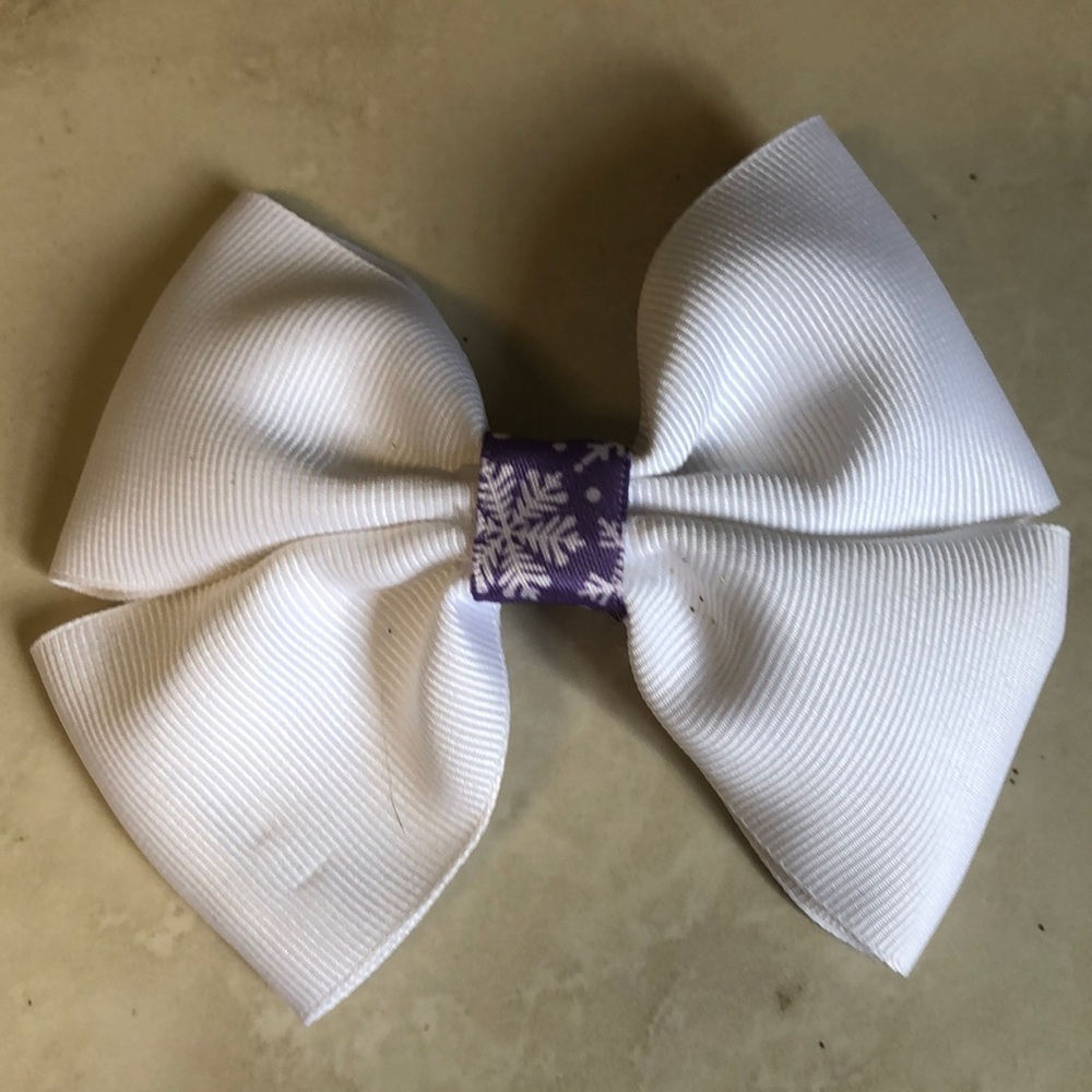 2/$15 5-Piece Snowflake Bow Hair Accessories | Winter Hair Clips | Girls - Picture 4 of 6